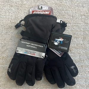 NWT WOMENS GORDINI BLACK GLOVES, SMALL